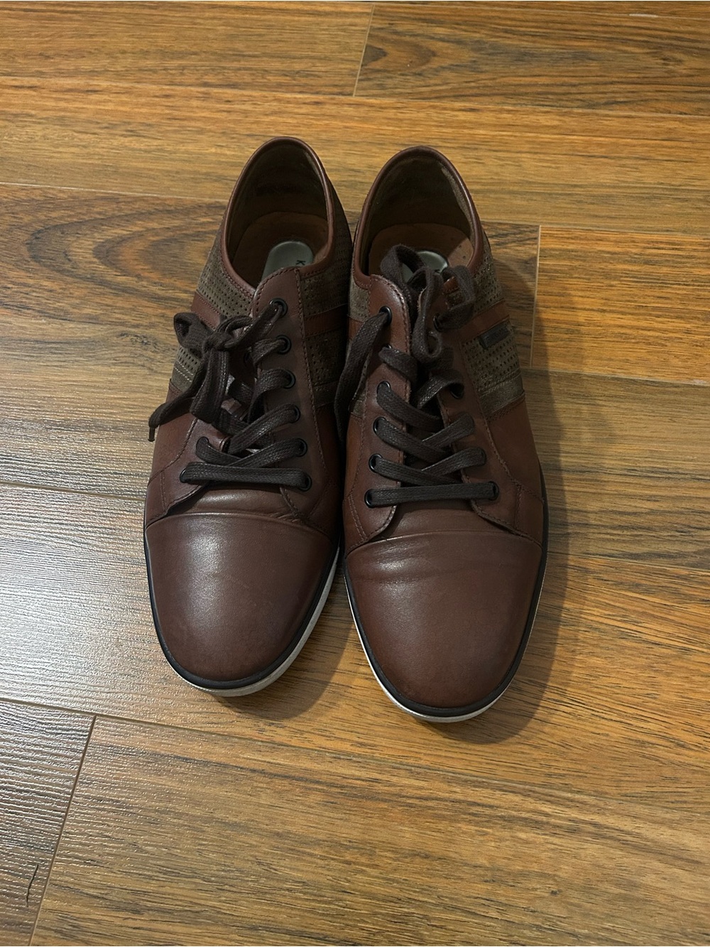 Kenneth Cole Brown Leather Lace-Up Casual Sneakers